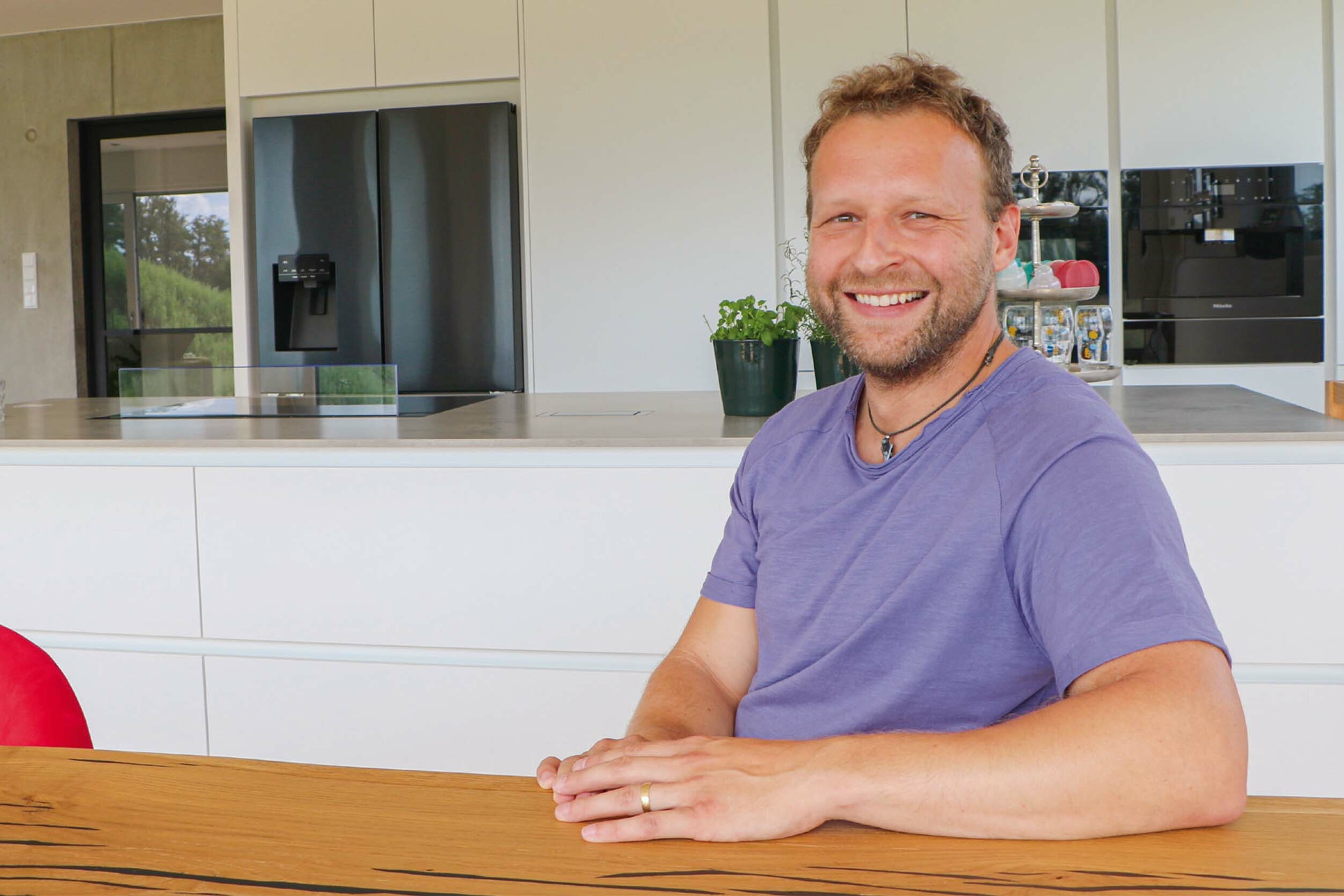 Bild von Benjamin Jung in der Küche